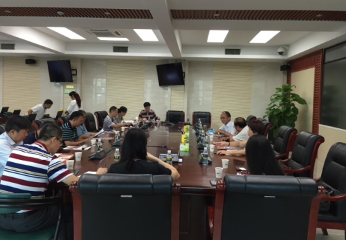 与海南省考试局及部分高中学校领导座谈